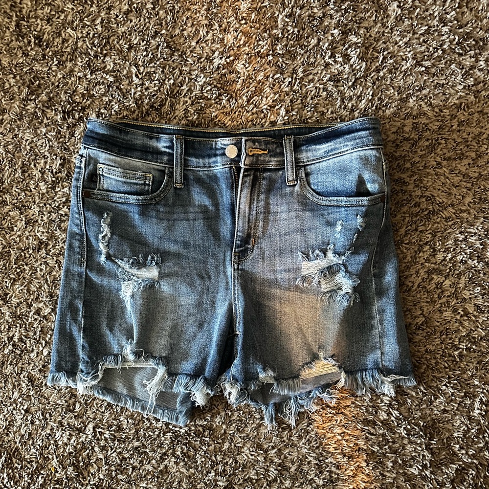 Judy Blue Hello Gorgeous Light Wash Destroyed Fray Hem Shorts